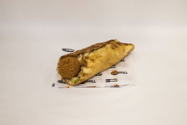 Yeni hazırlanmış yemek / yemek bir restoranda servis edilecek.