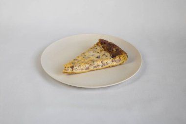 Yeni hazırlanmış yemek / yemek bir restoranda servis edilecek.