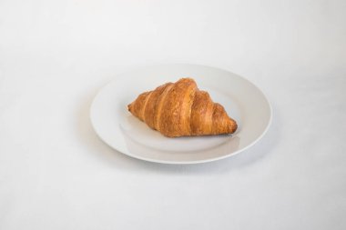 Yeni hazırlanmış yemek / yemek bir restoranda servis edilecek.