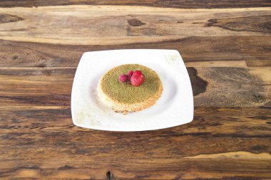 Yeni hazırlanmış yemek / yemek bir restoranda servis edilecek.