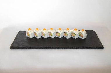 Yeni hazırlanmış yemek / yemek bir restoranda servis edilecek.