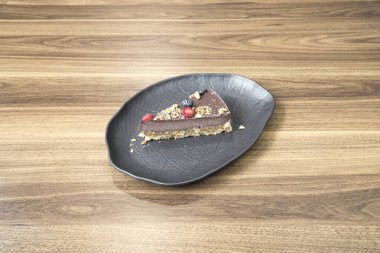 Yeni hazırlanmış yemek / yemek bir restoranda servis edilecek.