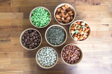 Yeni hazırlanmış yemek / yemek bir restoranda servis edilecek.