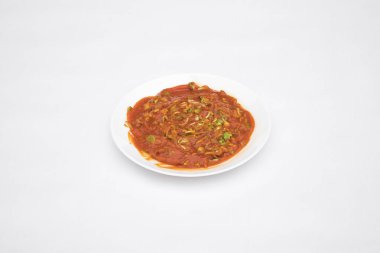 Yeni hazırlanmış yemek / yemek bir restoranda servis edilecek.