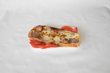 Yeni hazırlanmış yemek / yemek bir restoranda servis edilecek.