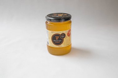 Yeni hazırlanmış yemek / yemek bir restoranda servis edilecek.