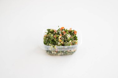 Yeni hazırlanmış yemek / yemek bir restoranda servis edilecek.