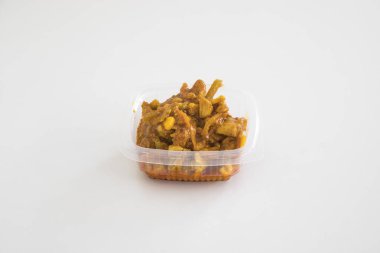 Yeni hazırlanmış yemek / yemek bir restoranda servis edilecek.