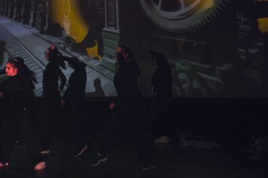 Yeni hazırlanmış yemek / yemek bir restoranda servis edilecek.