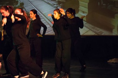 Yeni hazırlanmış yemek / yemek bir restoranda servis edilecek.