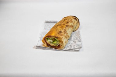 Yeni hazırlanmış yemek / yemek bir restoranda servis edilecek.