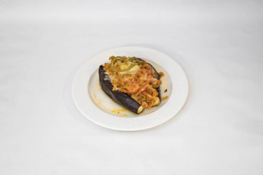 Yeni hazırlanmış yemek / yemek bir restoranda servis edilecek.