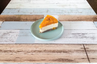 Yeni hazırlanmış yemek / yemek bir restoranda servis edilecek.