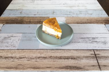 Yeni hazırlanmış yemek / yemek bir restoranda servis edilecek.