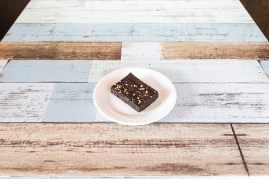 Yeni hazırlanmış yemek / yemek bir restoranda servis edilecek.