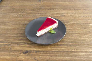 Yeni hazırlanmış yemek / yemek bir restoranda servis edilecek.