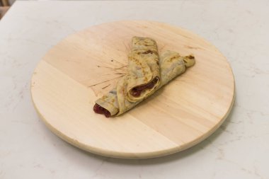 Yeni hazırlanmış yemek / yemek bir restoranda servis edilecek.