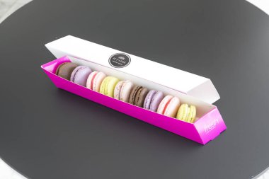 Yeni hazırlanmış yemek / yemek bir restoranda servis edilecek.