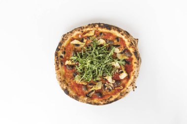 Yeni hazırlanmış yemek / yemek bir restoranda servis edilecek.