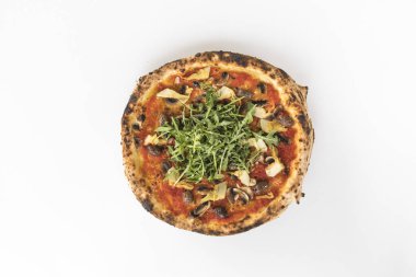 Yeni hazırlanmış yemek / yemek bir restoranda servis edilecek.