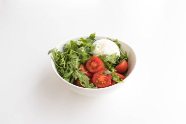 Yeni hazırlanmış yemek / yemek bir restoranda servis edilecek.