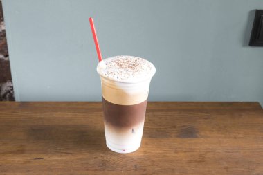 Lokantada yeni hazırlanmış içecek.