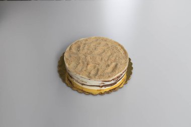 Yeni hazırlanmış yemek / yemek bir restoranda servis edilecek.