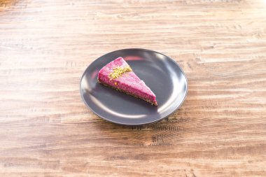 Yeni hazırlanmış yemek / yemek bir restoranda servis edilecek.