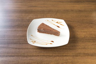 Yeni hazırlanmış yemek / yemek bir restoranda servis edilecek.