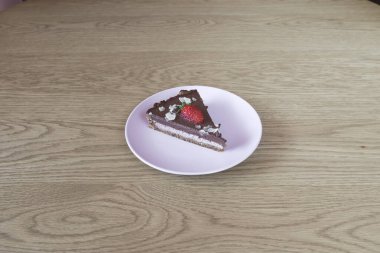 Yeni hazırlanmış yemek / yemek bir restoranda servis edilecek.