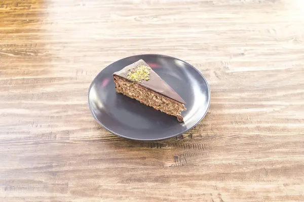 Yeni hazırlanmış yemek / yemek bir restoranda servis edilecek.