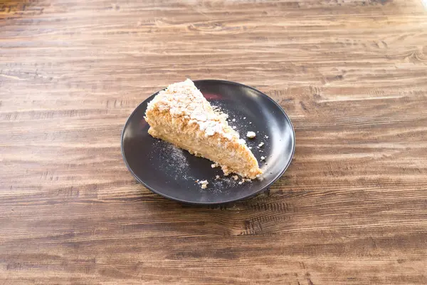 Yeni hazırlanmış yemek / yemek bir restoranda servis edilecek.