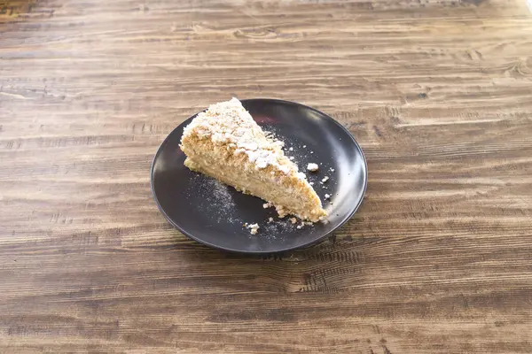 Yeni hazırlanmış yemek / yemek bir restoranda servis edilecek.