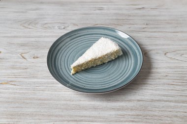 Yeni hazırlanmış yemek / yemek bir restoranda servis edilecek.