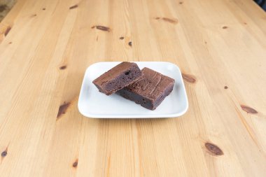 Yeni hazırlanmış yemek / yemek bir restoranda servis edilecek.