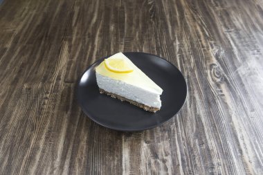 Yeni hazırlanmış yemek / yemek bir restoranda servis edilecek.