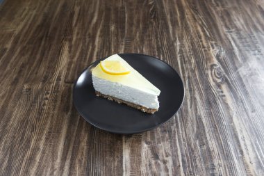 Yeni hazırlanmış yemek / yemek bir restoranda servis edilecek.