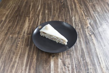 Yeni hazırlanmış yemek / yemek bir restoranda servis edilecek.