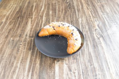 Yeni hazırlanmış yemek / yemek bir restoranda servis edilecek.