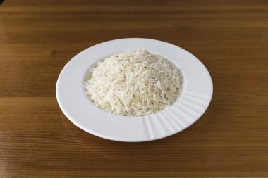 Yeni hazırlanmış yemek / yemek bir restoranda servis edilecek.