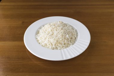 Yeni hazırlanmış yemek / yemek bir restoranda servis edilecek.