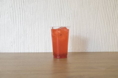 Lokantada yeni hazırlanmış içecek.