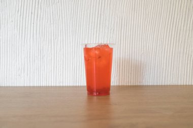 Lokantada yeni hazırlanmış içecek.