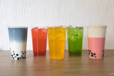 Lokantada yeni hazırlanmış içecek.