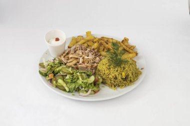 Yeni hazırlanmış yemek / yemek bir restoranda servis edilecek.