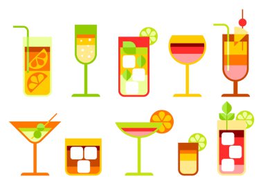 Çeşitli kokteyllerle hazır. Alkollü içecekler ve bardaklar içinde. Restoranlar ve barlar için menü.