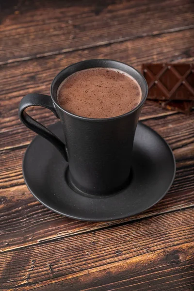 Chocolat Chaud Dans Une Tasse Porcelaine Noire Avec Une Barre — Photo