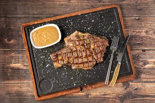 Gegrilde Tomahawk Steak Steen Snijplank Steakhouse Restaurant — Stockfoto
