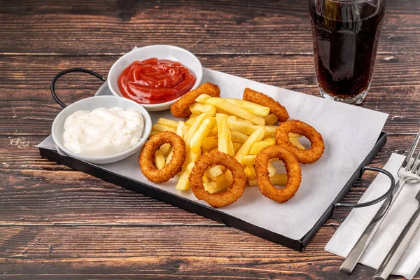 Onion Rings French Fries Ketchup Mayonnaise Wooden Table — Stock fotografie