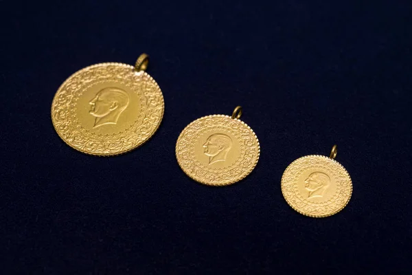 Full Half Quarter Turkish Gold Coins Side Side Dark Navy — Stock Photo, Image